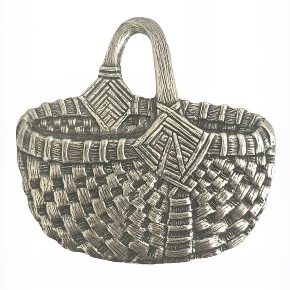 Pewter Basket Brooch by Danforth of Middlebury, Vermont, Pewterers - Picture 4 of 10